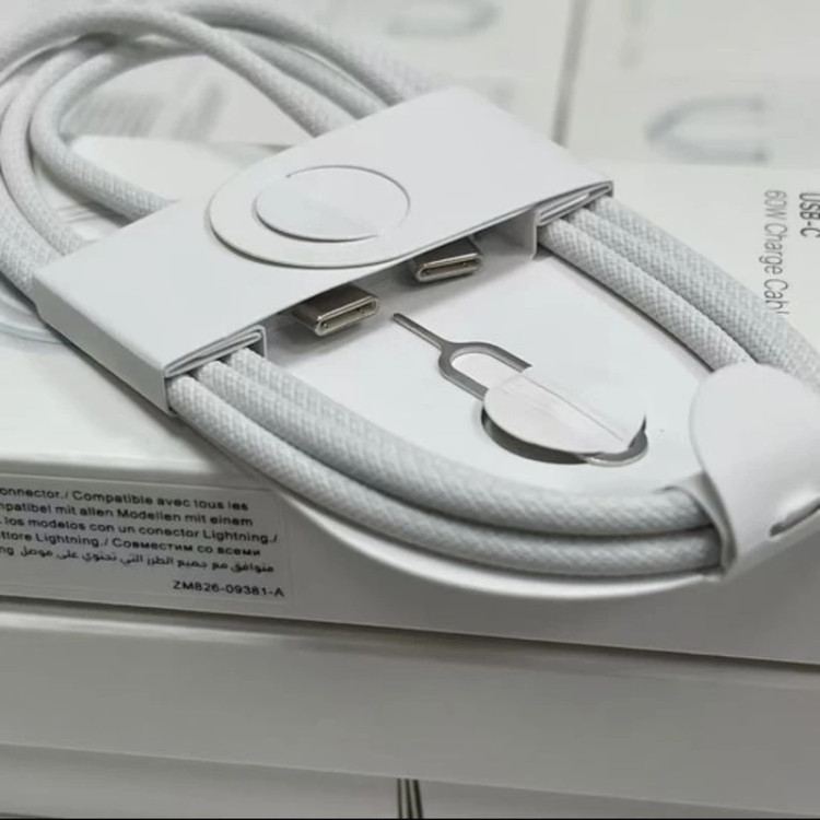 کابل آیفون 15 / 16 اورجینال توجعبه ای (دوسر USB C) دو سر تایپ سی 100% اصلی